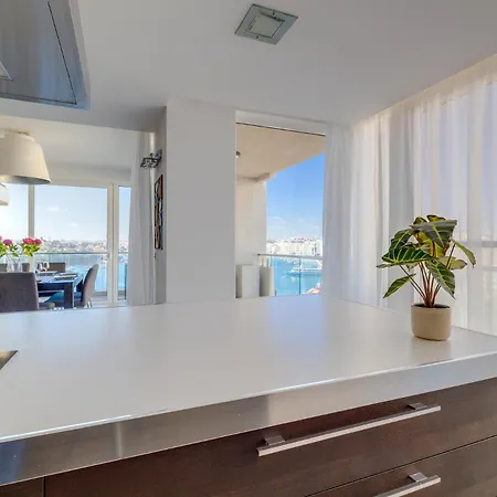 Апартаменты Valletta Skyline Serenity Luxury Harbour Views