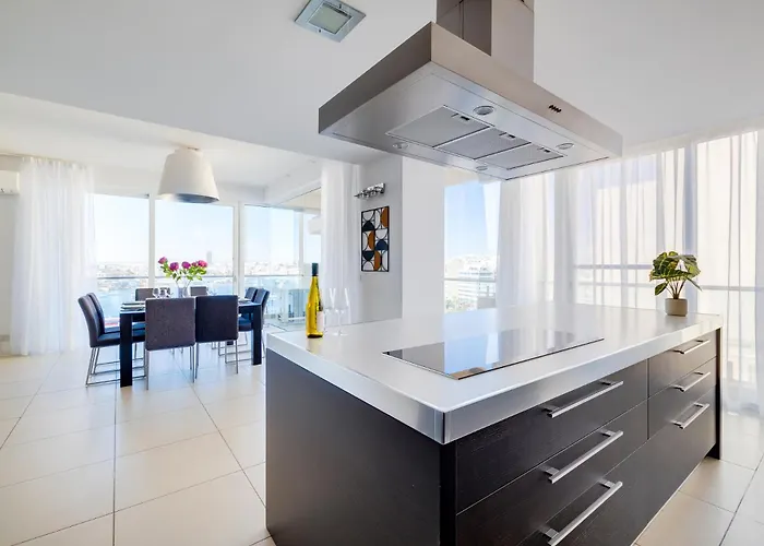 Valletta Skyline Serenity Luxury Harbour Views