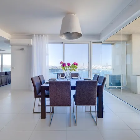 Valletta Skyline Serenity Luxury Harbour Views * Sliema